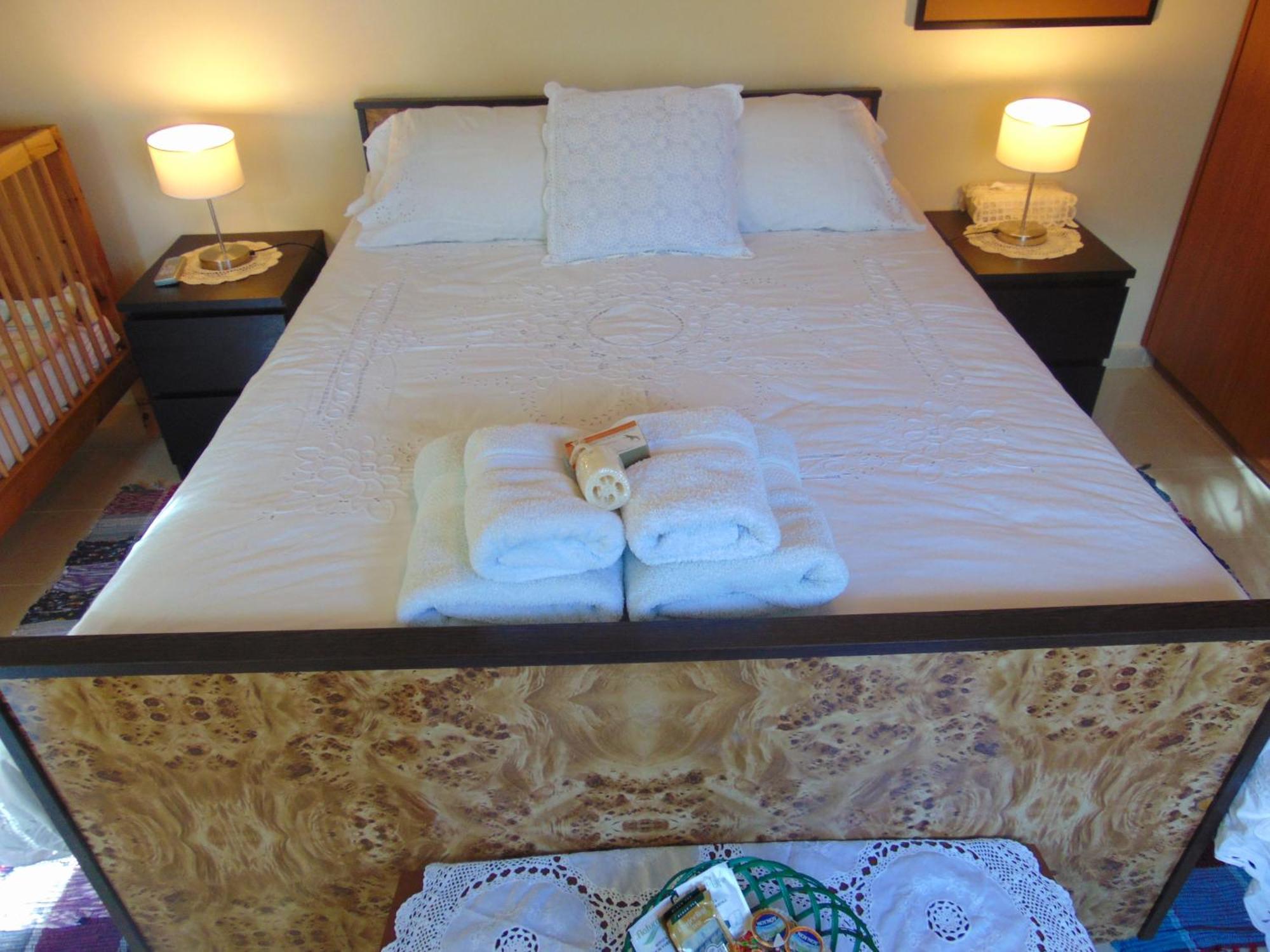 Charalambos Holiday Cottage 칼라바소스 객실 사진